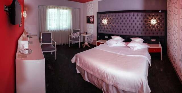 Отель Simfonia Boutique Hotel Рымнику-Вылча-68