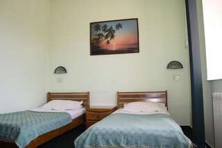 Отель Hotel Paradis Слатина Двухместный номер с 1 кроватью или 2 отдельными кроватями-1