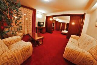 Отель Hotel Bavaria Крайова Улучшенный люкс с 1 спальней-4