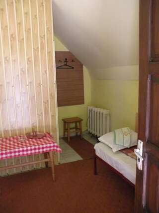 Фото номер Camping Paradisul Soferilor Двухместный номер с 2 отдельными кроватями и собственной ванной комнатой