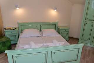 Фото номер Pensiunea Sanziana Двухместный номер с 1 кроватью или 2 отдельными кроватями