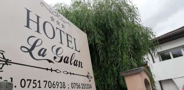 Хостелы Hostel „La Galan” Рэдэуци-13