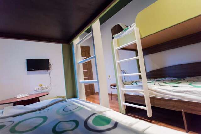 Хостелы Green Hostel Сфынту-Георге-3