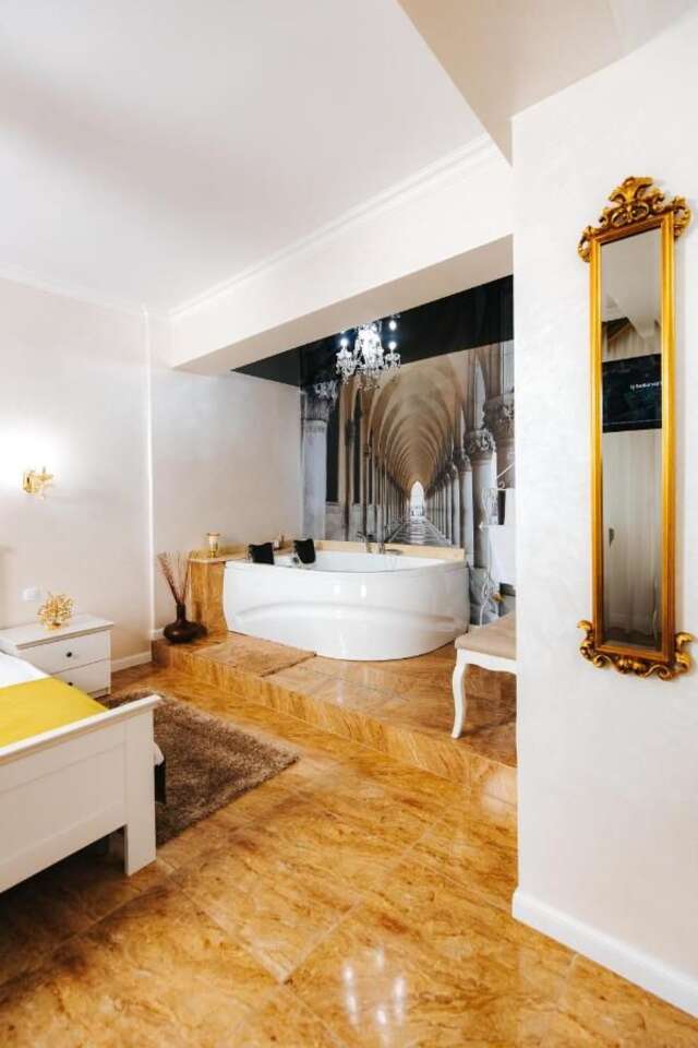 Отель Hotel Evianne Boutique Галац-4