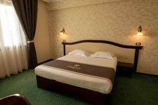Отель Magus Hotel Бая-Маре Улучшенный номер с кроватью размера «king-size»-6