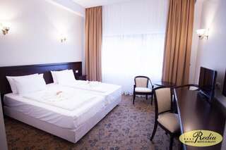 Отель Rediu Hotel & Restaurant Ботошани Двухместный номер Делюкс с 1 кроватью или 2 отдельными кроватями-10