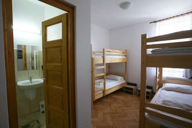 Хостелы Tolerancia Hostel Cristuru Secuiesc-54