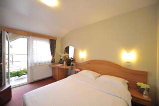 Фото номер Villa Brussels Двухместный номер Делюкс с 1 кроватью или 2 отдельными кроватями