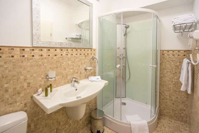 Отель Studio One Accommodation Suites Бухарест-20