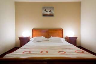 Отель Red Hotel Александрия Двухместный номер с 1 кроватью или 2 отдельными кроватями-11