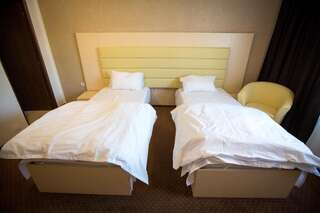 Отель MBI Travel Inn Крайова Двухместный номер Делюкс с 2 отдельными кроватями-3