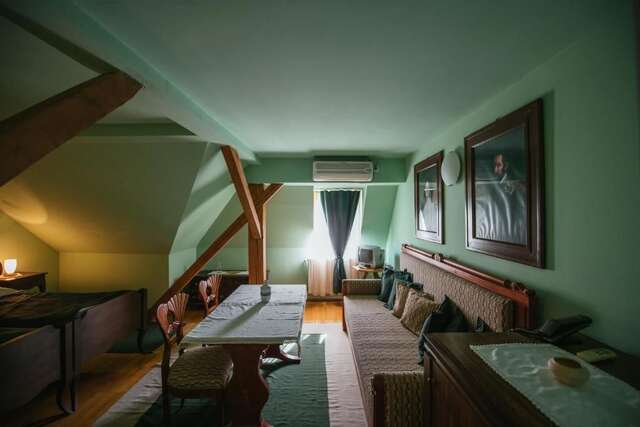 Отели типа «постель и завтрак» Vörös Guest House Тыргу-Секуеск-49