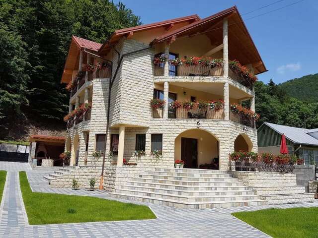 Гостевой дом Casa Andra Слэник-Молдова-32