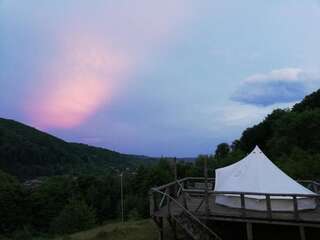 Люкс-шатры Sunrise Glamping Retreat Galeşu Шатер-1