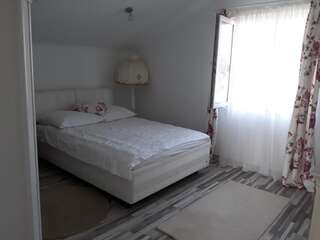 Отели типа «постель и завтрак» Casa Sannicolau Sînnicolau Mare Стандартный двухместный номер с 1 кроватью и общей ванной комнатой-15