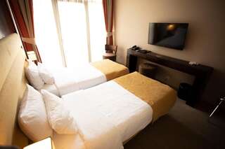 Отель L`Art Hotel Carei Карей Двухместный номер с 2 отдельными кроватями-6