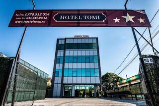 Отель Hotel Tomi
