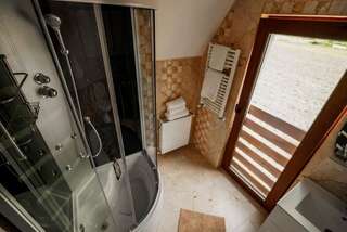 Фото номер Hanul Cavalerului Двухместный номер с 1 кроватью и собственной ванной комнатой
