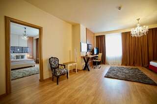 Отель Hotel Astoria Хунедоара Апартаменты с 2 спальнями-1