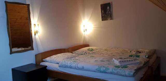 Гостевой дом Hilltop Guesthouse Brădeşti-45