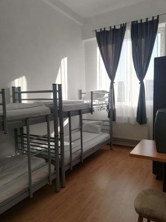 Хостелы Hostel Valcea Рымнику-Вылча-30