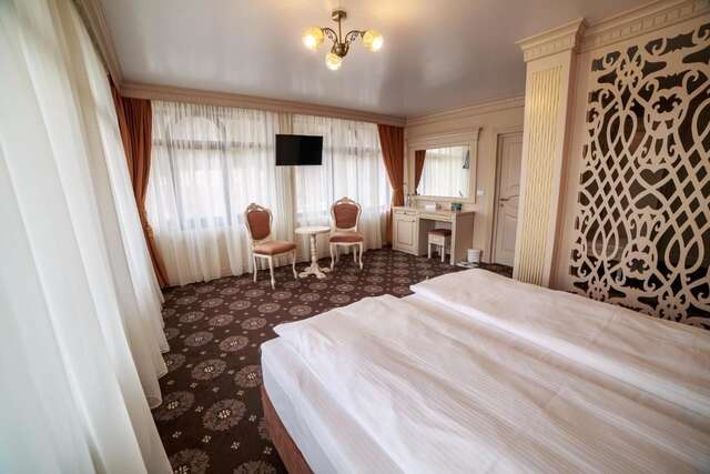 Отель Grădina Mariajelor Hotel Кымпулунг-Молдовенеск-18