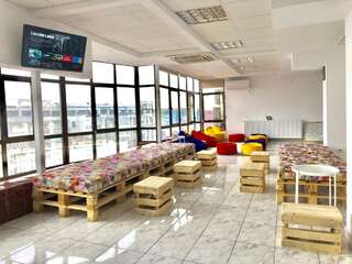 Хостелы Mil Pasos Penthouse Hostel Бухарест