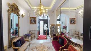 Отель Conacul Coroanei Luxury Boutique Hotel Бухарест