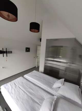 Отели типа «постель и завтрак» 4 Seasons - House Sub Cetate Двухместный номер с 1 кроватью и патио-6