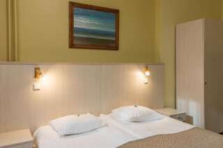 Отель Viiking Spa Hotel Пярну Номер с двухъярусной кроватью-1