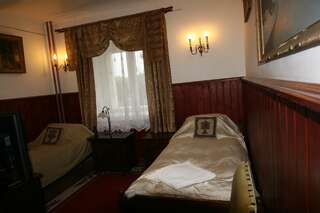 Фото номер Cantervilla Castle Двухместный номер с 2 отдельными кроватями