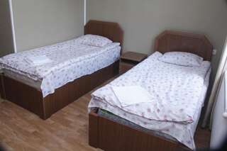 Отель Hotel Romantika Ахалцихе Стандартный двухместный номер с 2 отдельными кроватями-5