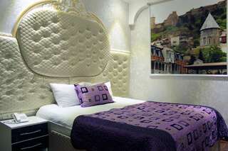Отель Elegant Boutique Rustaveli Тбилиси Стандартный двухместный номер с 1 кроватью или 2 отдельными кроватями-14
