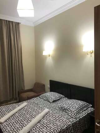 Гостевой дом Guest House Kobuleti on Aghmashenebeli Кобулети Двухместный номер с 2 отдельными кроватями и душем-6