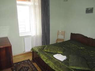 Фото номер Lela Rezo Guesthouse Стандартный двухместный номер с 1 кроватью или 2 отдельными кроватями