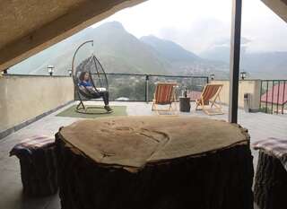 Фото номер Veranda Guesthouse Двухместный номер с 1 кроватью и видом на горы