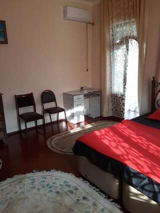 Фото номер Rest House Batumi Двухместный номер с 1 кроватью или 2 отдельными кроватями