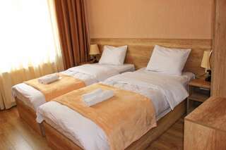 Фото номер Sunshine Kazbegi Двухместный номер с 2 отдельными кроватями