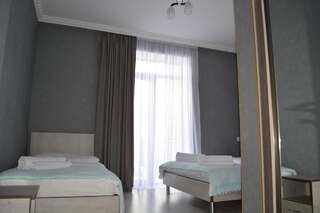 Фото  Hotel Elegant город Степанцминда (35)