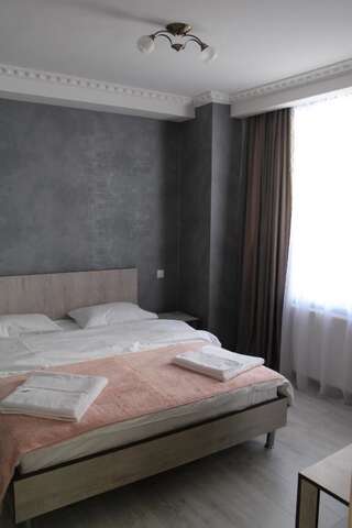 Фото  Hotel Elegant город Степанцминда (61)