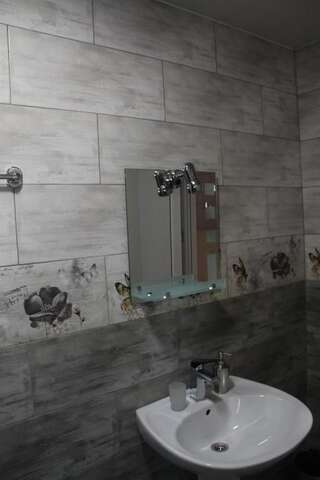 Фото  Hotel Elegant город Степанцминда (62)