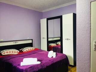 Фото номер Sunny guesthouse Двухместный номер с 1 кроватью и собственной ванной комнатой