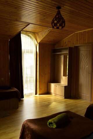 Фото  Wooden Guesthouse город Степанцминда (16)