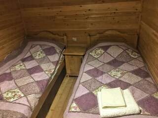 Отели типа «постель и завтрак» Gadrez Местиа Двухместный номер с 2 отдельными кроватями и видом на горы-5