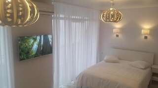 Фото номер SEA-VIEW Beluga & Dolphin Luxury HOTEL apartments Номер-студио с видом на море