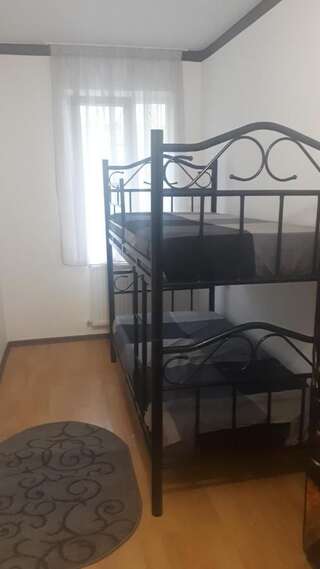Фото номер Enjoy The Hostel Спальное место на двухъярусной кровати в общем номере для мужчин и женщин