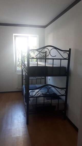 Фото номер Enjoy The Hostel Спальное место на двухъярусной кровати в общем номере для мужчин и женщин