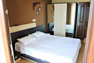 Отель Lux Apartment in The Mgzavrebi Hotel Гонио Апартаменты с 2 спальнями-38
