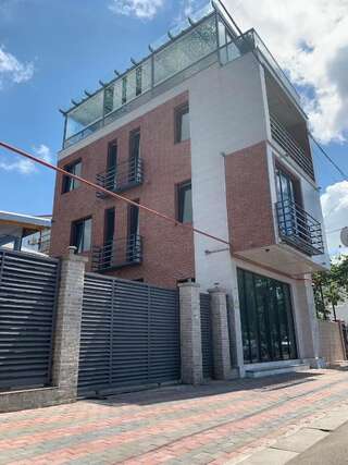 Отель Batumi Hotel R&M Батуми