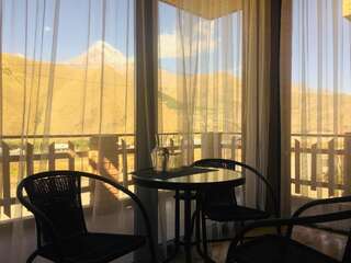 Фото номер Vache Hotel Трехместный номер с видом на горы